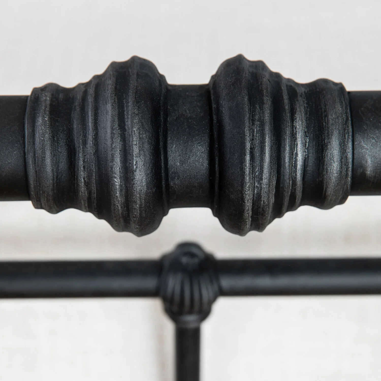Sheffield Cast Iron Bed Frame with Surround Frame - Image 4